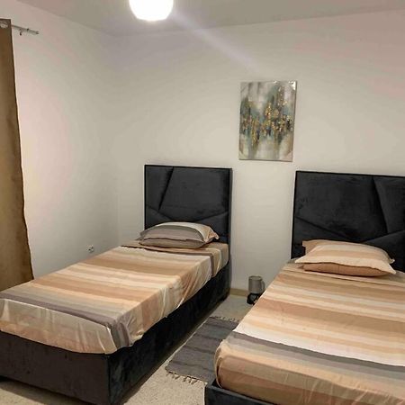 Appartement 5 Lits Climatise Salon 2Chambres Cuisine Equipee Sdb Staoueli Kültér fotó